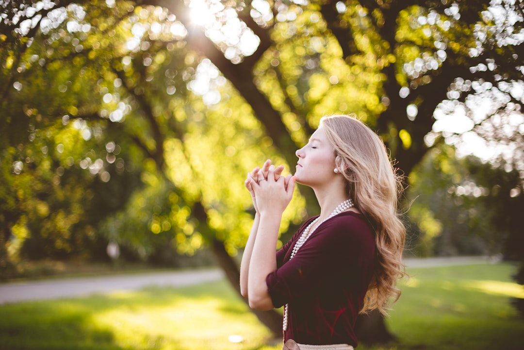 Photo Candlelit prayer